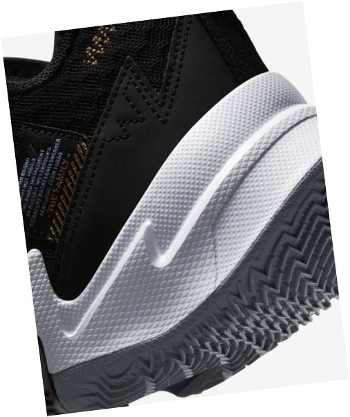 Jordan Why Not? Zer0.3Black / White / Metallic Gold