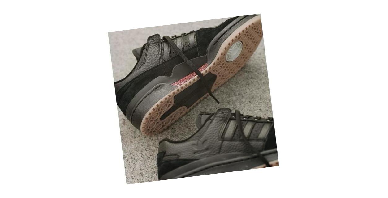 adidas Forum 84 Low ADV Core Black / Core Black / Vivid Red
