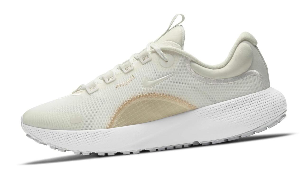 Nike React Escape Run Sail / Sea Glass / Coconut Milk / Metallic Cashmere
