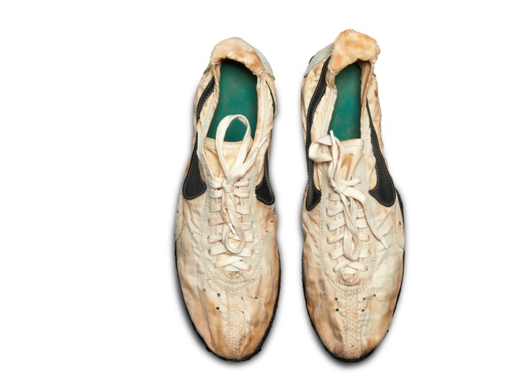 Кроссовки Nike Waffle Racing Flat Moon Show 1972 года проданы с акукциона за 437 тысяч долларов